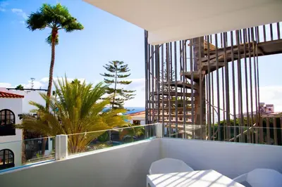 Un balcón o terraza de Roca Verde by Folias Hotels - Playa del Inglés