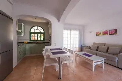 Una cocina o zona de cocina en Dúplex con jardín y buenas vistas