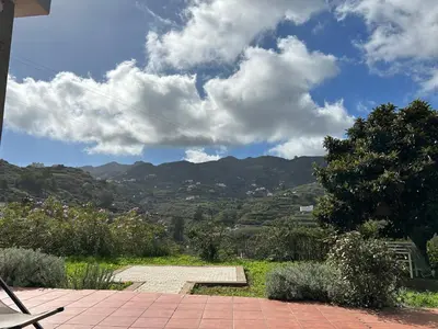 Vista general de una montaña o vista desde la villa