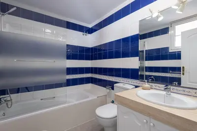 Un baño de BLUE SEA II - FRONT BEACH