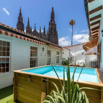 Casona Gildana: Historia