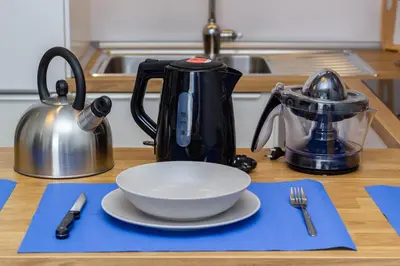 Utensilios para hacer té y café en Navy style friendly Holiday Home