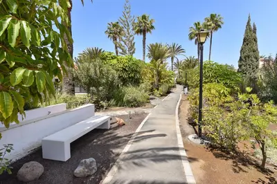 Jardín al aire libre en Bungalow Sun Club OS55 by VillaGranCanaria
