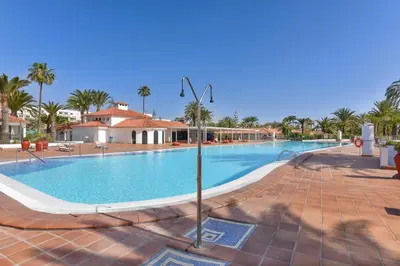 Piscina en o cerca de Bungalow Sun Club OS55 by VillaGranCanaria