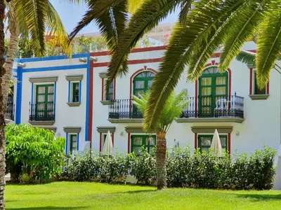 Jardín al aire libre en Billy's Puerto de Mogán Apartments by LIVVO