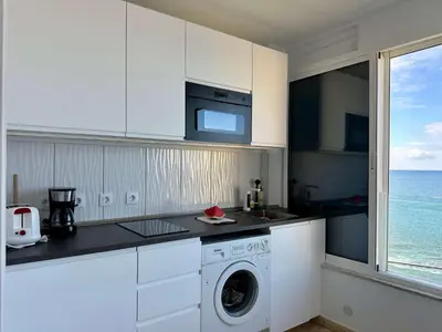 Una cocina o zona de cocina en STUDIO IN TOP LAGE DIREKT AM STRAND