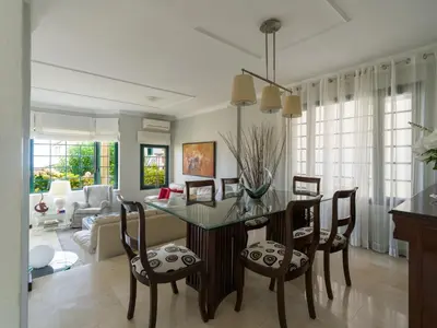 Zona de estar de House with cozy garden BBQ and free parking