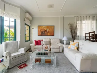 Zona de estar de House with cozy garden BBQ and free parking