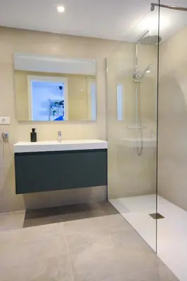 Un baño de BC Apartment 2