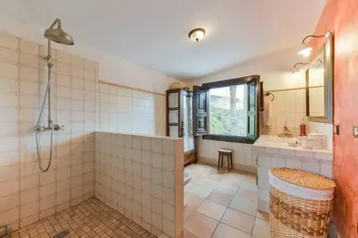 Un baño de Casa Rural La Longuera de Tirajana