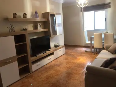 Una televisión o centro de entretenimiento en LAS CANTERAS