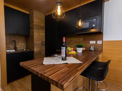 Una cocina o zona de cocina en Swimsuit Friendly Holiday Home