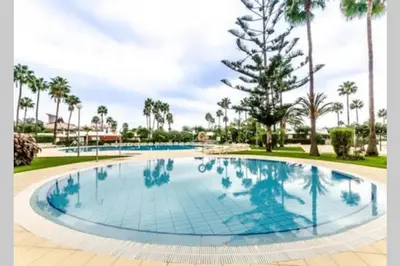 Piscina en o cerca de Bungalow silencioso y agradable