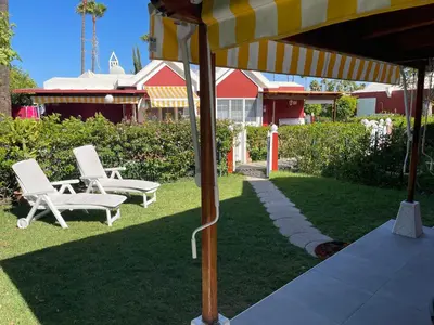 Jardín al aire libre en Bungalow silencioso y agradable