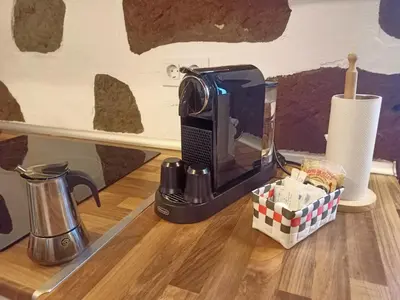 Utensilios para hacer té y café en Casa Leon