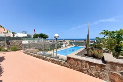 Piscina en o cerca de Chalet Santa Ana 15 by VillaGranCanaria