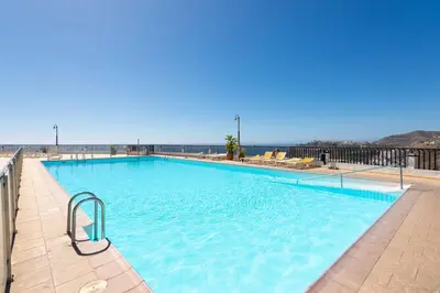 Piscina en o cerca de Casa Johan - apartamento con soprendentes vistas y terraza ajardinada