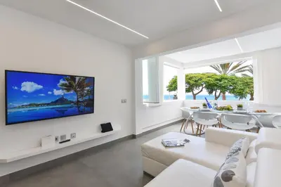 Una televisión o centro de entretenimiento en Aida 206 by VillaGranCanaria