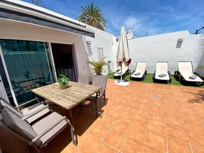 Un balcón o terraza de Bungalow Los Guayres - Playa del Inglés
