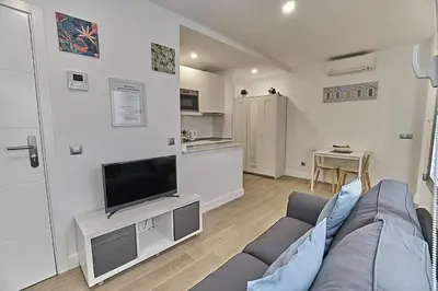 Una cocina o zona de cocina en Malibú Canteras Studio 8 - Playa, WiFi, SmartTV, AC