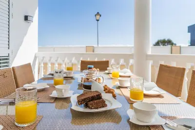 Comida en o cerca de esta villa