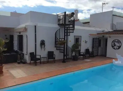 Piscina en o cerca de Villa Bahamas private heated pool close to town.