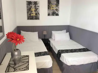 Cama o camas de una habitación en Villa Bahamas private heated pool close to town.