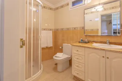 Un baño de Rural Apartments with Community Pool