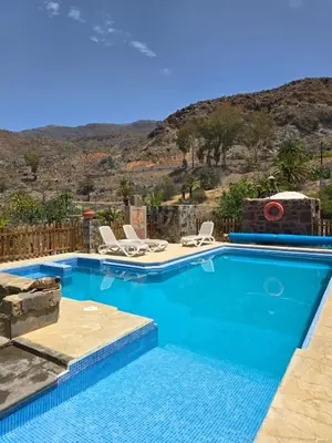 Piscina en o cerca de casa rural LA LIMERA con piscina privada