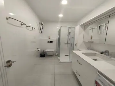 Un baño de Spacious Apartment with Sea view