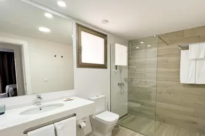 Un baño de Apartamentos Cordial Magec Taurito
