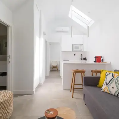 Bungalow nuevo con jardín y piscina/ Newly renovated Bungalow with private garden and swimming pool