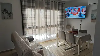 Una televisión o centro de entretenimiento en Casa Alisios - Telde