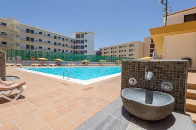 Piscina en o cerca de GuestReady - Arenas 104 - Playa del Ingles JF