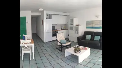 Una cocina o zona de cocina en First Line Luxury Apartment by El Sirocco