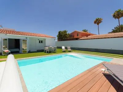 Piscina en o cerca de Villa Isabel