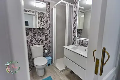 Un baño de Parrot's House- Yumbo center