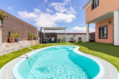 Piscina en o cerca de Villa Samperez Piscina Jardin 5 Dormitorios 12 Personas