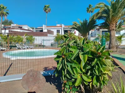 Piscina en o cerca de Sunny bungalow with garden #1