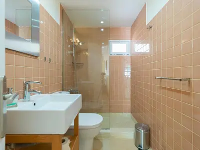 Un baño de Lovely Peaceful Home By CanariasGetaway