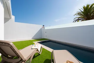 Piscina en o cerca de Fully refurbished house in 2022 - PRIVATE HEATED POOL - GRAN CANARIA STAYS