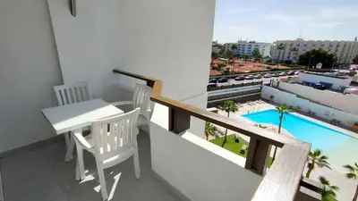 Un balcón o terraza de Bonito y Cómodo by CASAS COCODRILO
