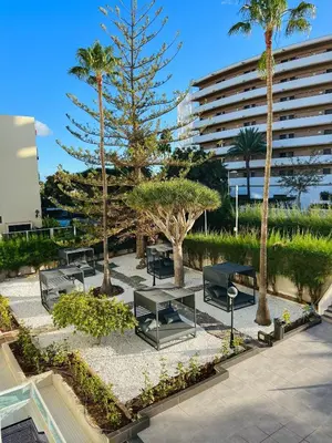 Jardín al aire libre en Apartamentos Fayna