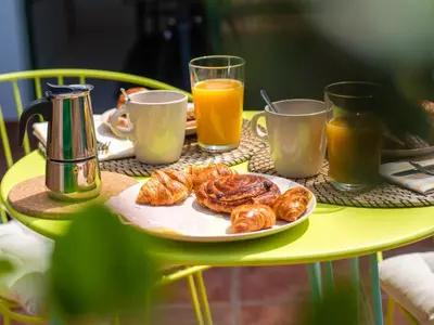 Comida en o cerca de este apartamento