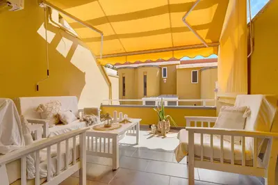Zona de estar de Moderno Triplex Sonneland