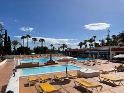 Piscina en o cerca de Exclusive & Elegant Luxury Stay with Stunning Ocean Views