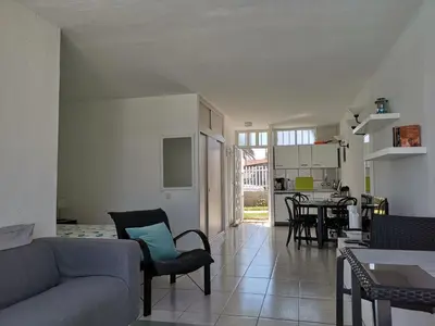 Una cocina o zona de cocina en Seaside bungalow
