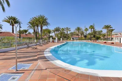 Piscina en o cerca de Bungalow Sun Club EM259A by VillaGranCanaria