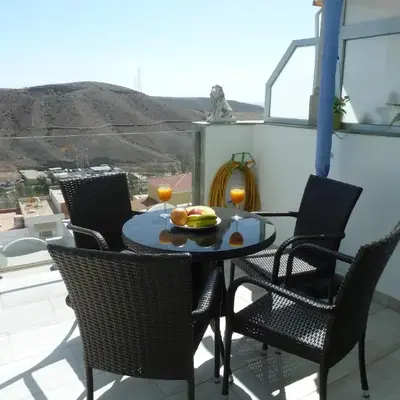 Holiday home with great views and Pool