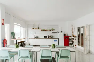 Una cocina o zona de cocina en KYO Surf Hostel